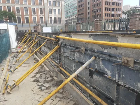 Formwork and scaffold support system on a construction site
